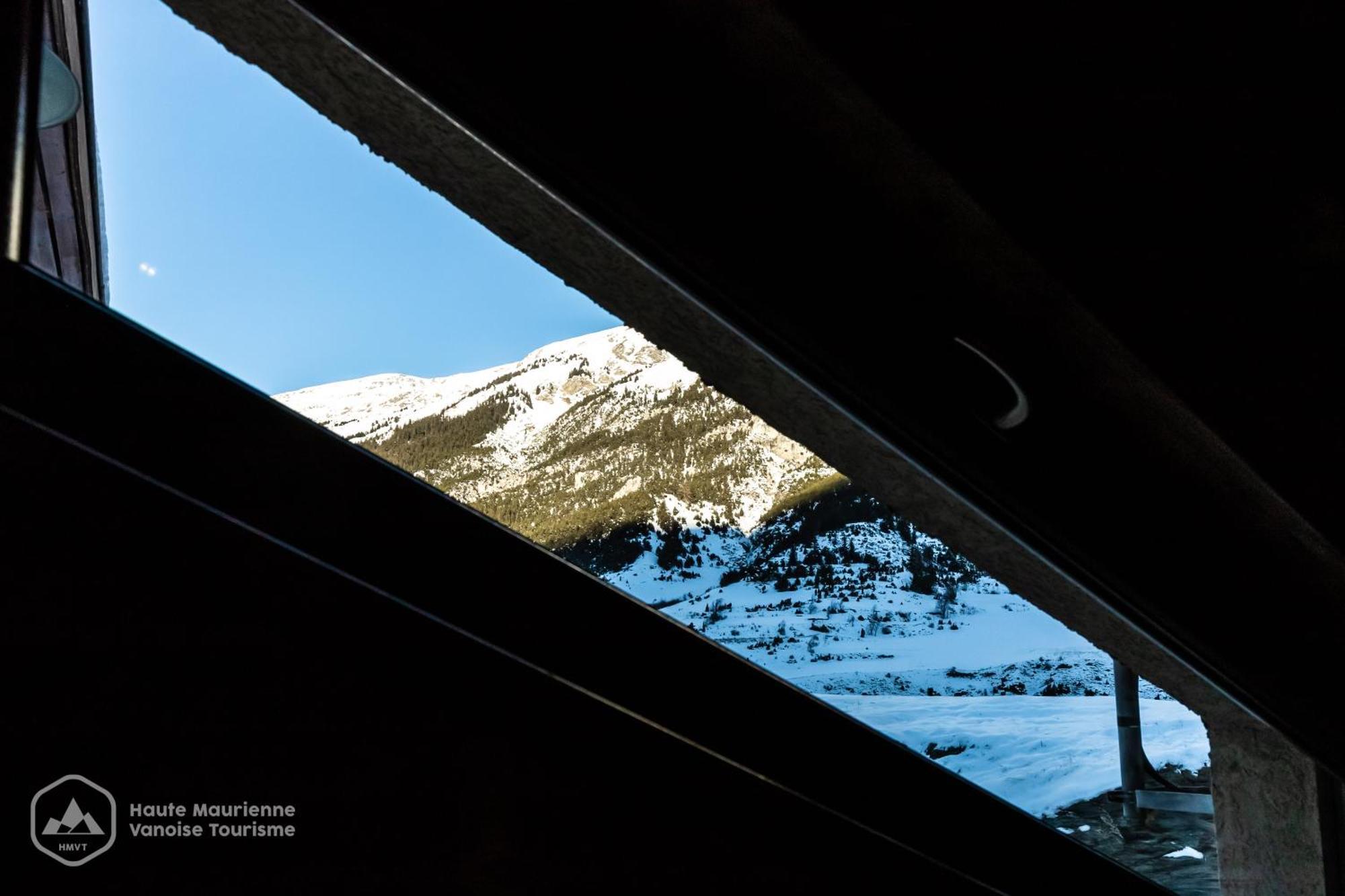 Les Chenevers Lanslevillard Chambre photo